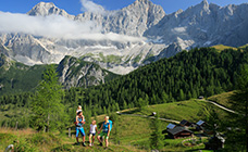 Wandern in den Bergen in der Steiermark