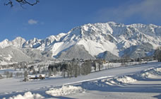 Verschneiter Dachstein in Ramsau, Österreich